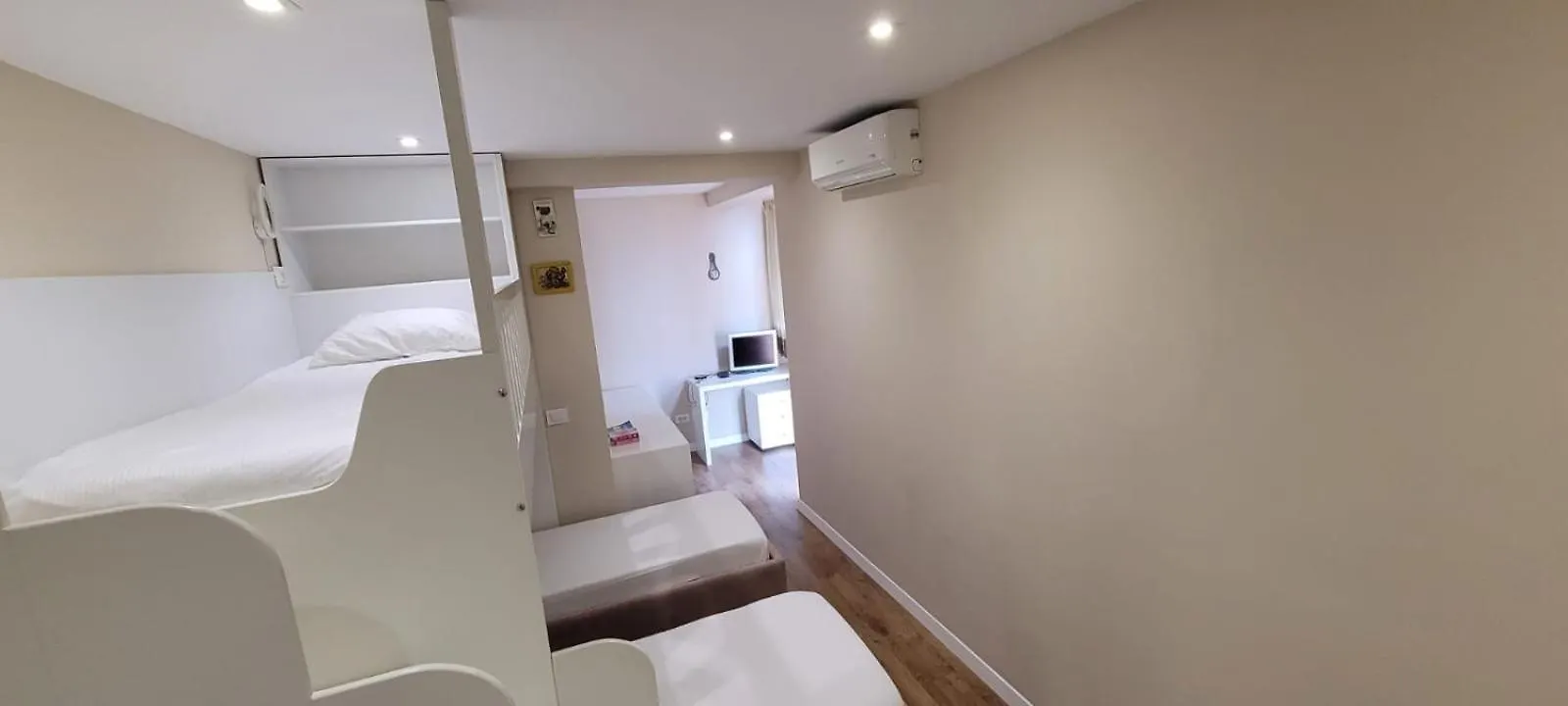 Family Home 티라나 알바니아